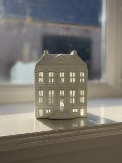 Waxinelichthouder - Set Van 4 - Grachtenpand - Theelichthouder - Nieuwe Woning - House Warming Cadeau - Hollandse Cadeautjes - Kersthuisjes 16 Waxinelichthouder - Set Van 4 - Grachtenpand - Theelichthouder - Nieuwe Woning - House Warming Cadeau - Hollandse Cadeautjes - Kersthuisjes -klevering Winkel 901x1200 1